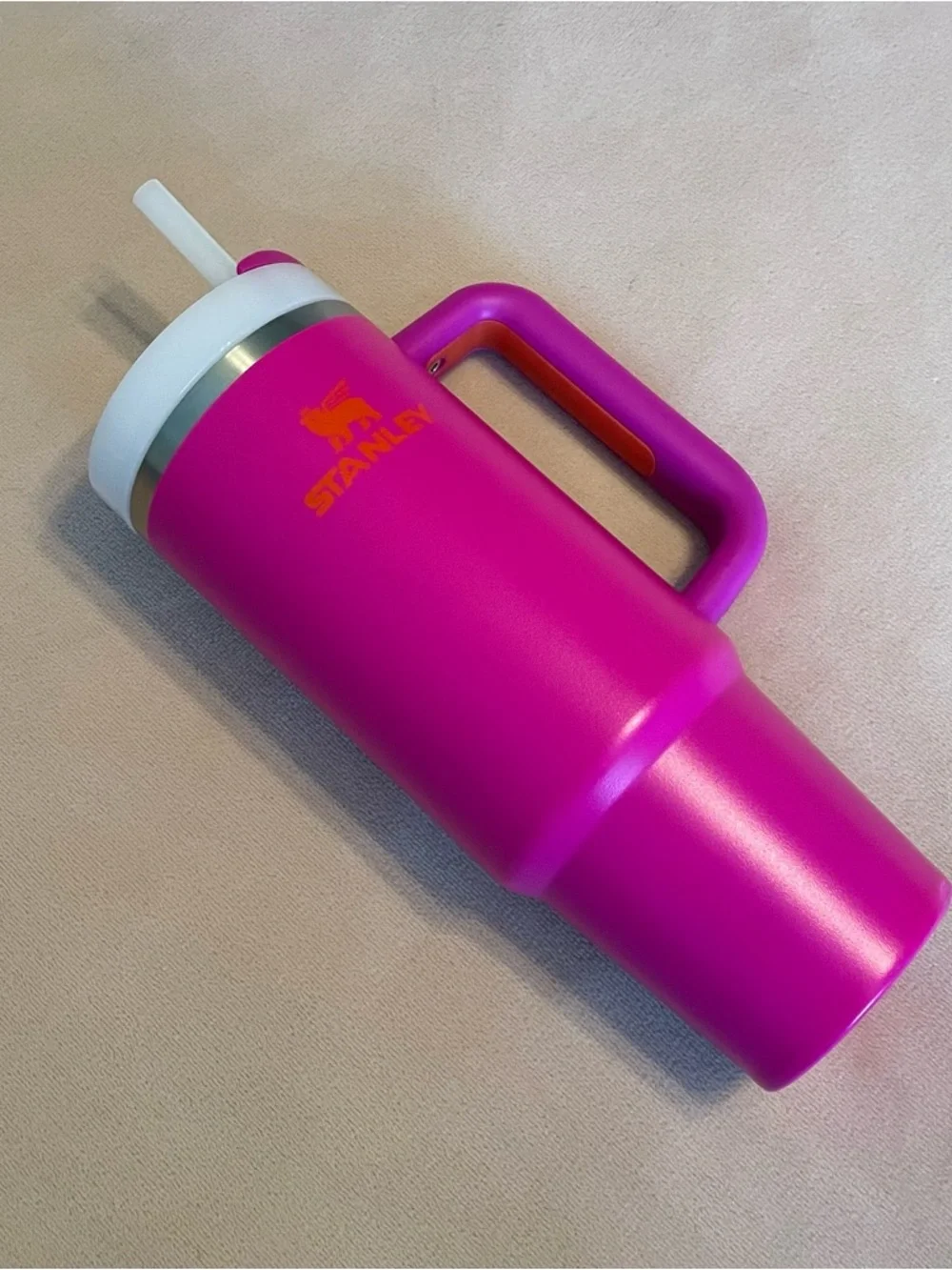 Stanley H2.0 Flowstate Quencher Tumbler in ‘Vivid Violet’ - Picture 5 of 13